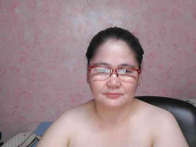NICEtitspinay webcam