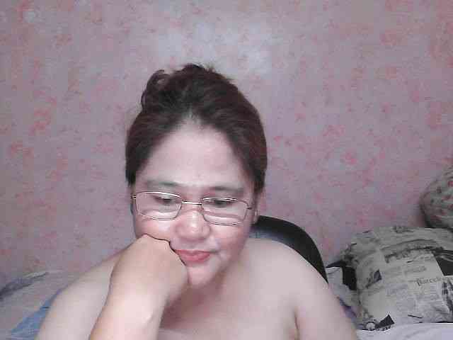NICEtitspinay webcam