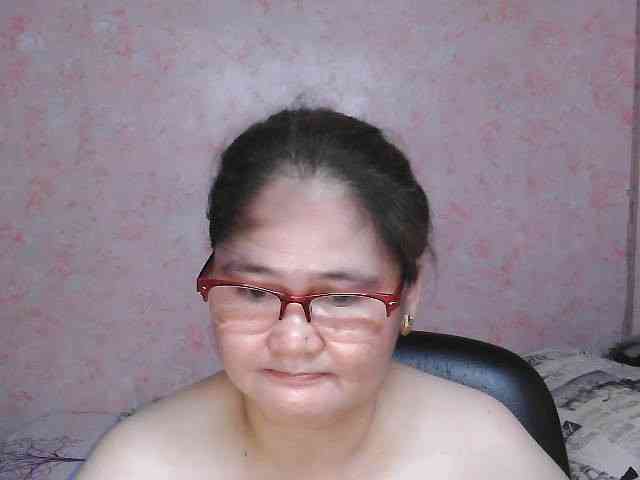NICEtitspinay webcam