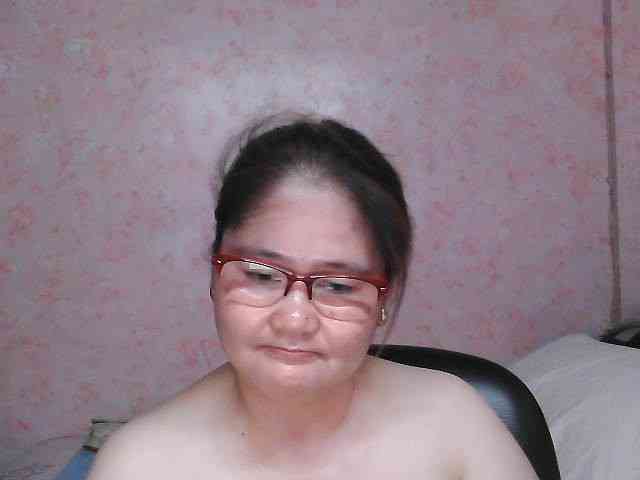 NICEtitspinay webcam