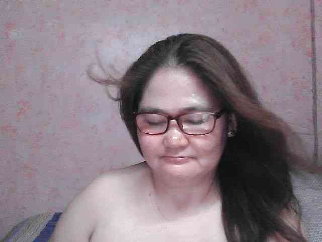 NICEtitspinay webcam