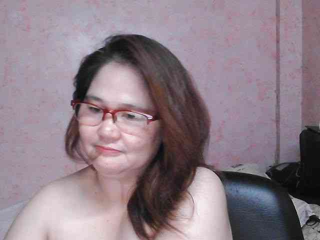 NICEtitspinay webcam