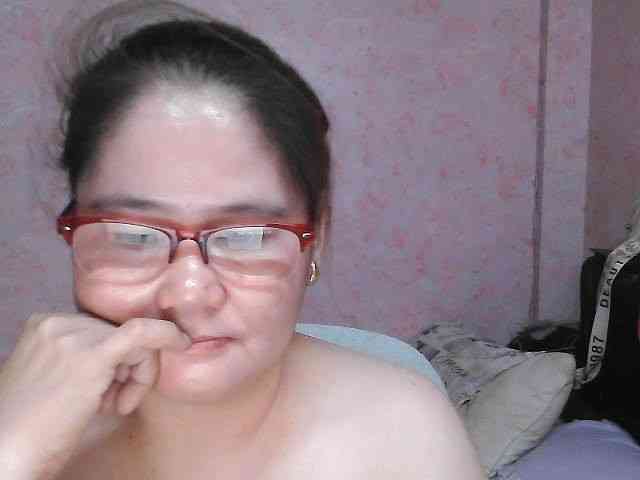 NICEtitspinay webcam