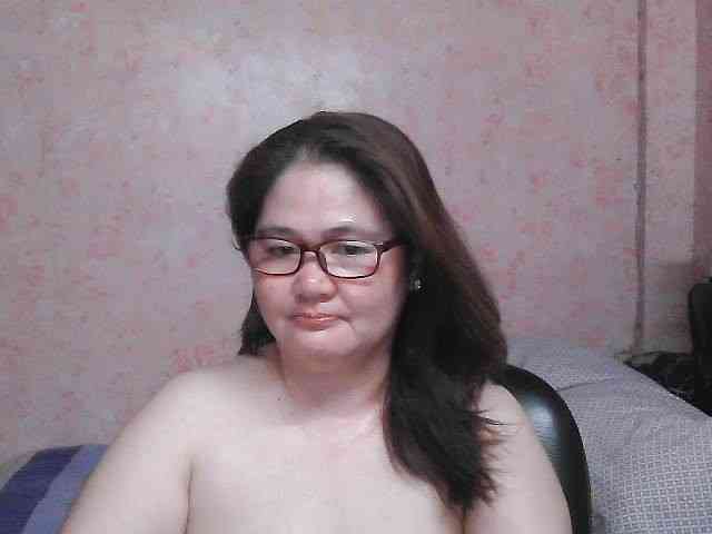 NICEtitspinay webcam