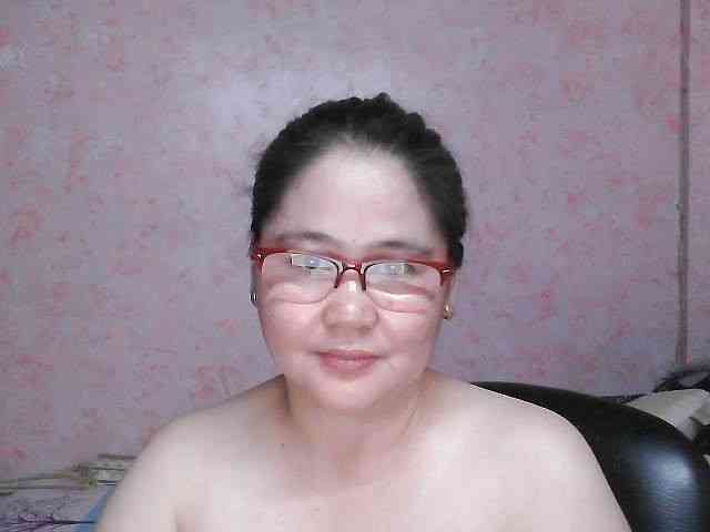 NICEtitspinay webcam