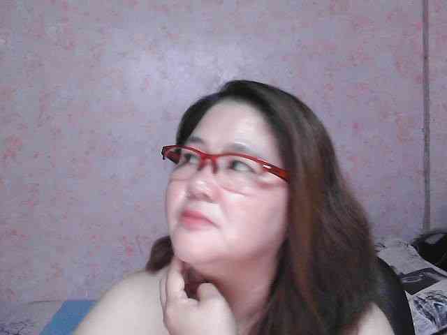 NICEtitspinay webcam
