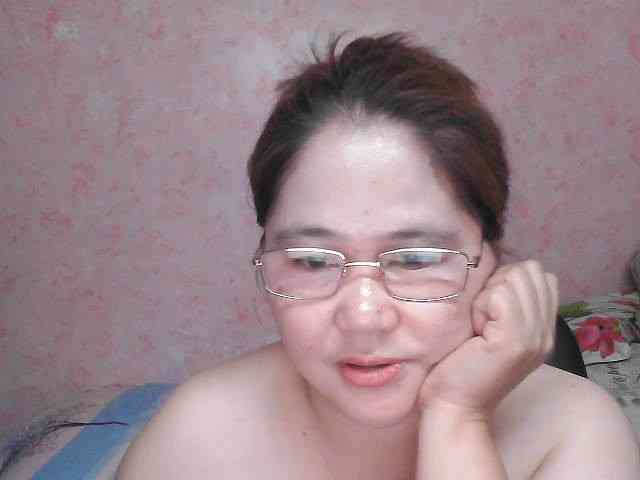 NICEtitspinay webcam