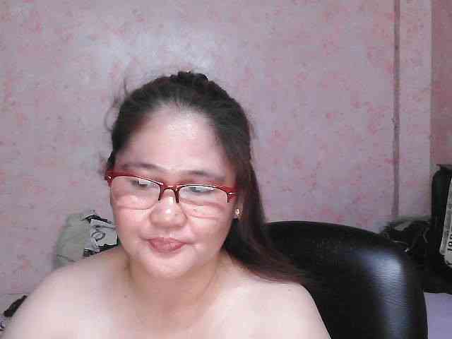 NICEtitspinay webcam