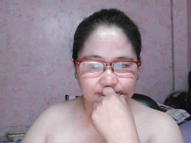 NICEtitspinay webcam