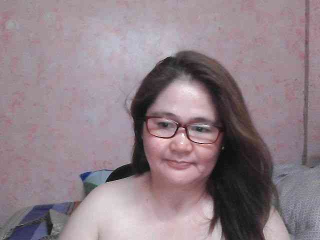 NICEtitspinay webcam