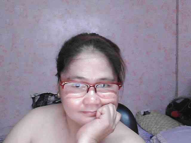 NICEtitspinay webcam