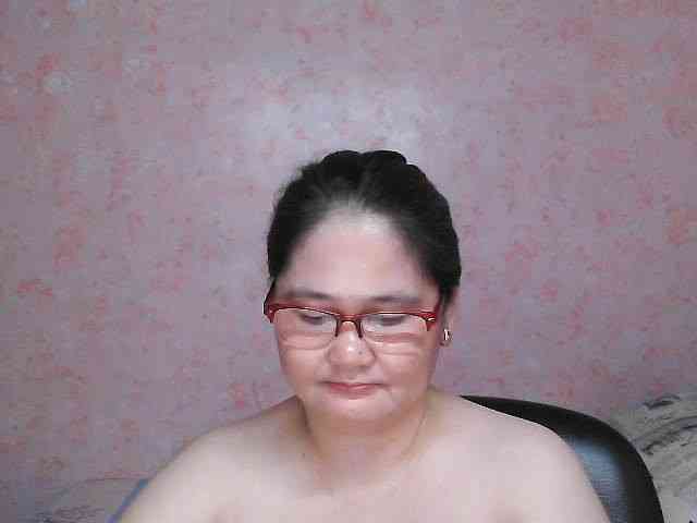 NICEtitspinay webcam