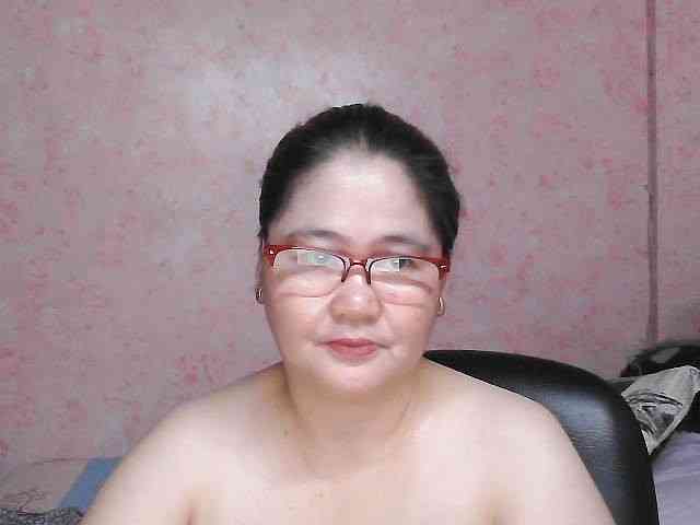 NICEtitspinay webcam