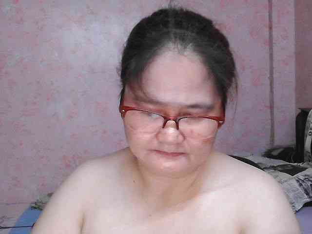 NICEtitspinay webcam