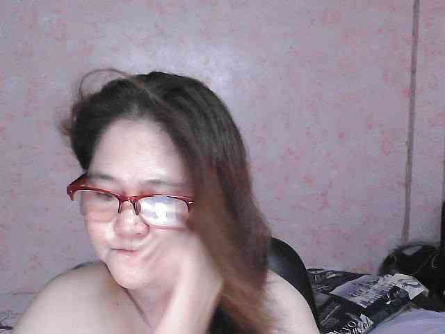 NICEtitspinay webcam