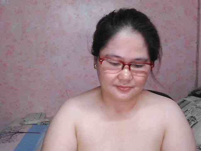 NICEtitspinay webcam
