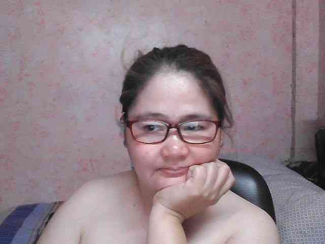 NICEtitspinay webcam