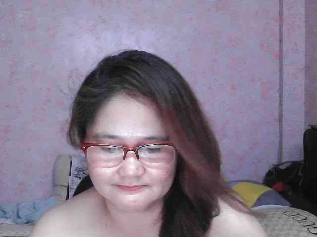 NICEtitspinay webcam