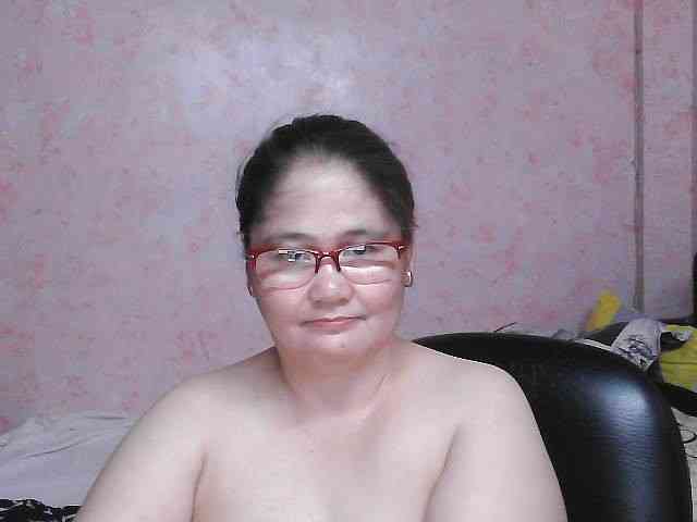 NICEtitspinay webcam