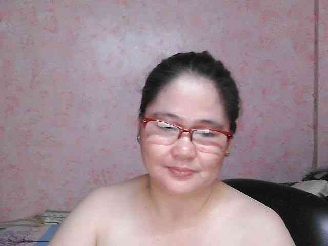 NICEtitspinay webcam