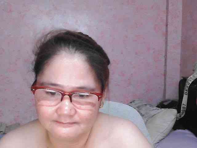 NICEtitspinay webcam
