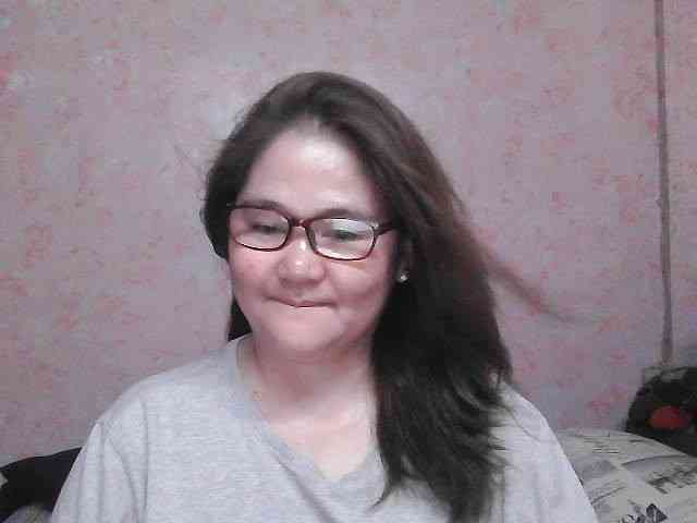 NICEtitspinay webcam