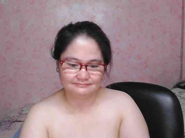 NICEtitspinay webcam