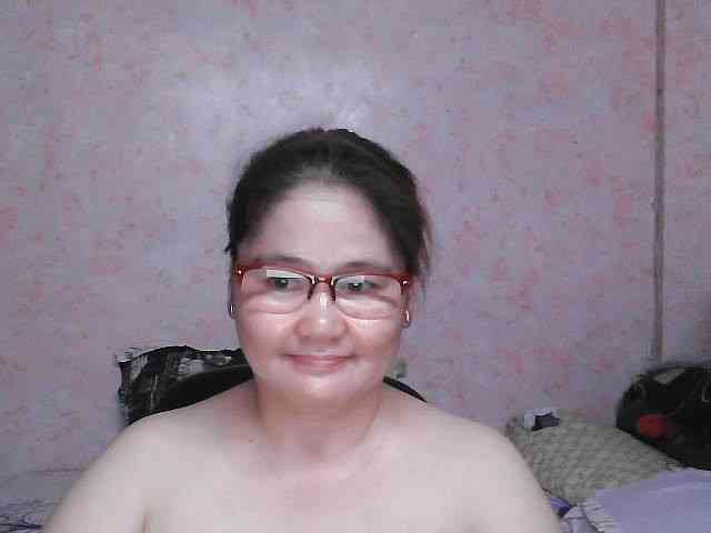 NICEtitspinay webcam