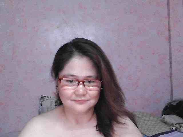 NICEtitspinay webcam