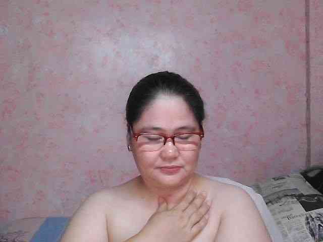 NICEtitspinay webcam