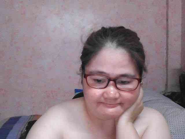 NICEtitspinay webcam