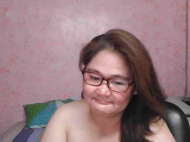 NICEtitspinay webcam