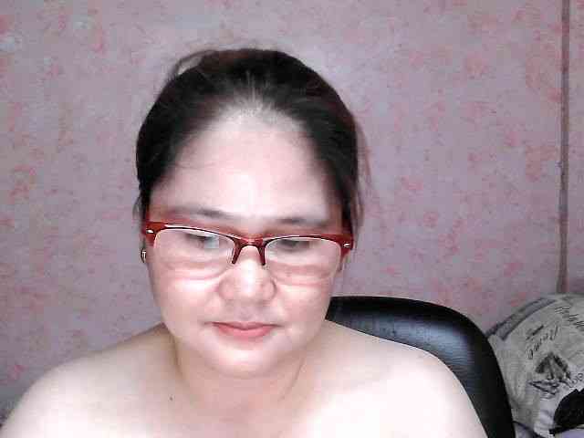 NICEtitspinay webcam