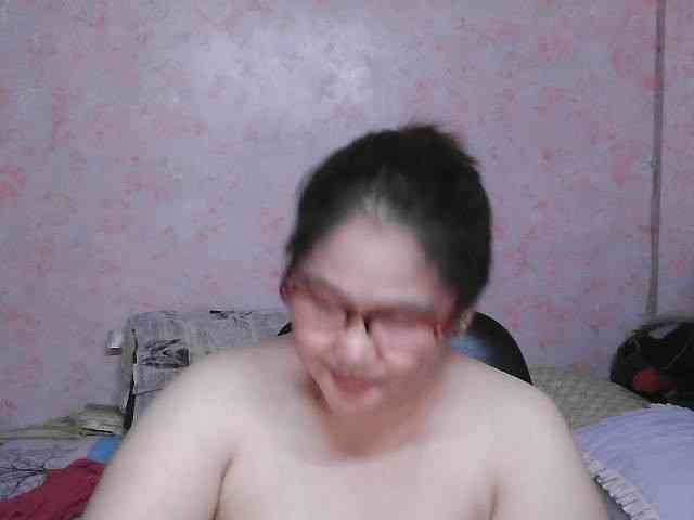 NICEtitspinay webcam