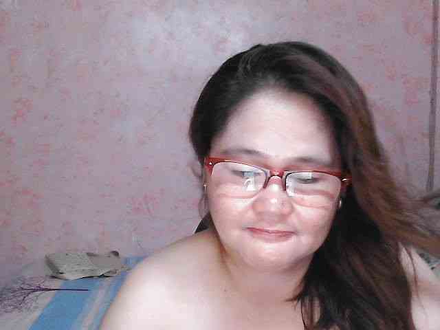 NICEtitspinay webcam