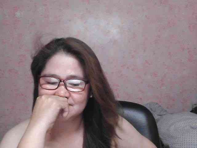 NICEtitspinay webcam