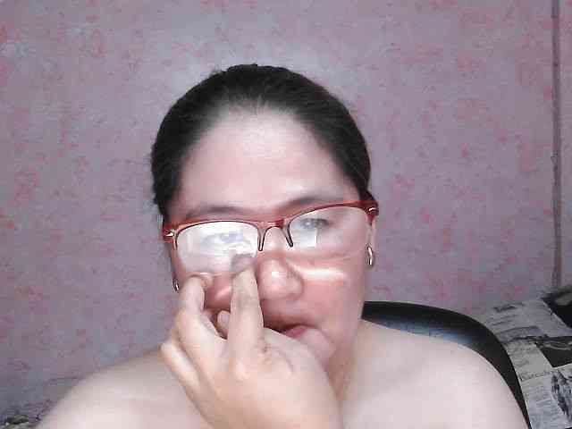 NICEtitspinay webcam