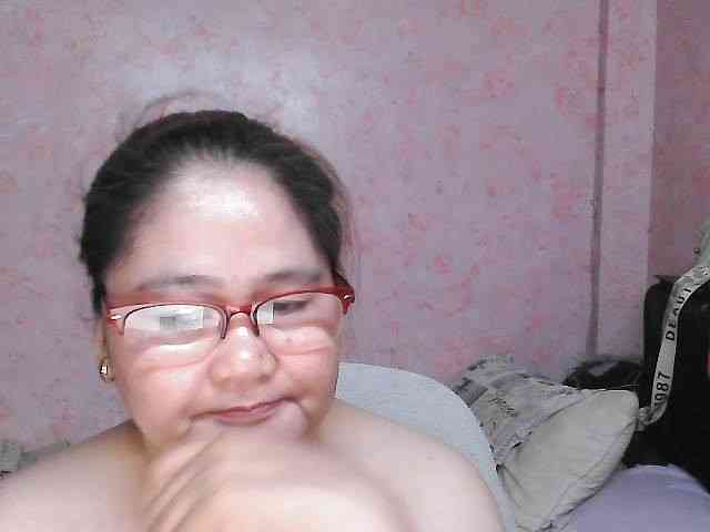 NICEtitspinay webcam