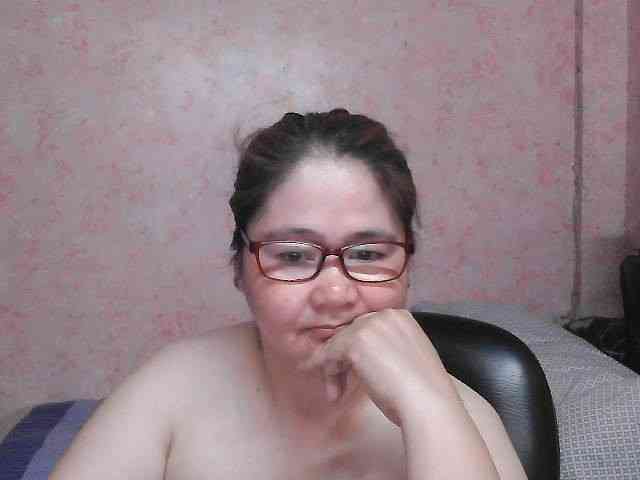 NICEtitspinay webcam