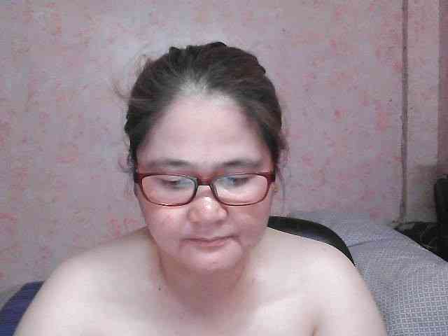 NICEtitspinay webcam