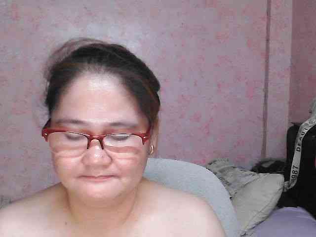 NICEtitspinay webcam