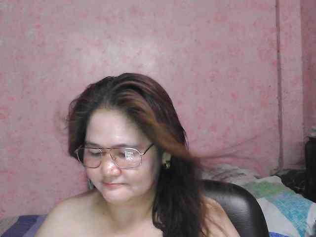 NICEtitspinay webcam