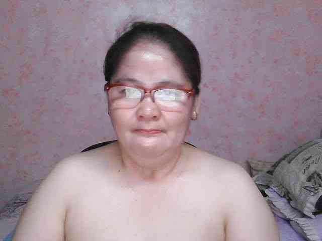 NICEtitspinay webcam