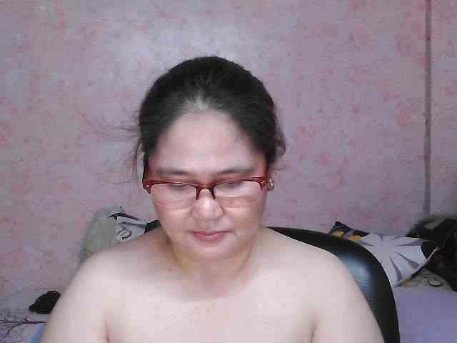 NICEtitspinay webcam
