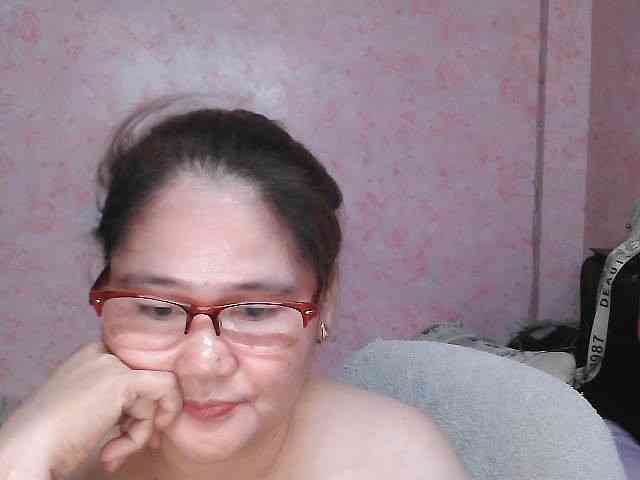 NICEtitspinay webcam