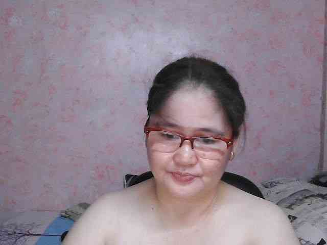 NICEtitspinay webcam