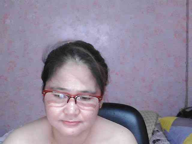 NICEtitspinay webcam