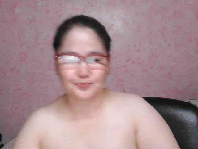 NICEtitspinay webcam