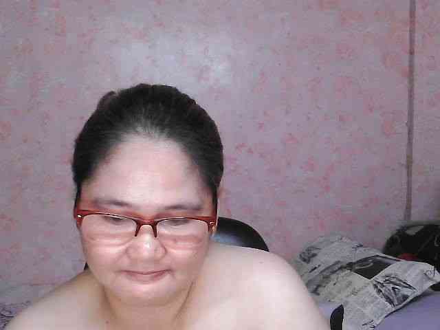 NICEtitspinay webcam