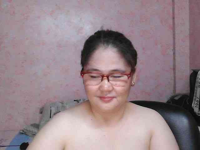 NICEtitspinay webcam